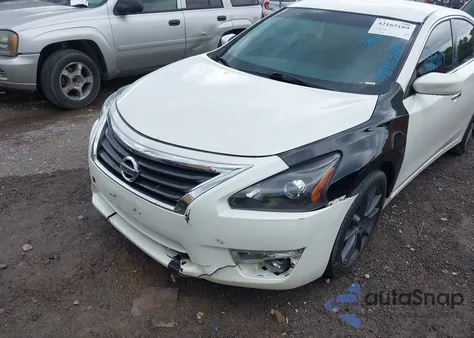 2014 Nissan Altima 2.5 S z USA, uszkodzony, nr VIN 1N4AL3AP2EN221611